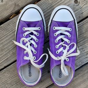 Converse low top - size 8 women’s